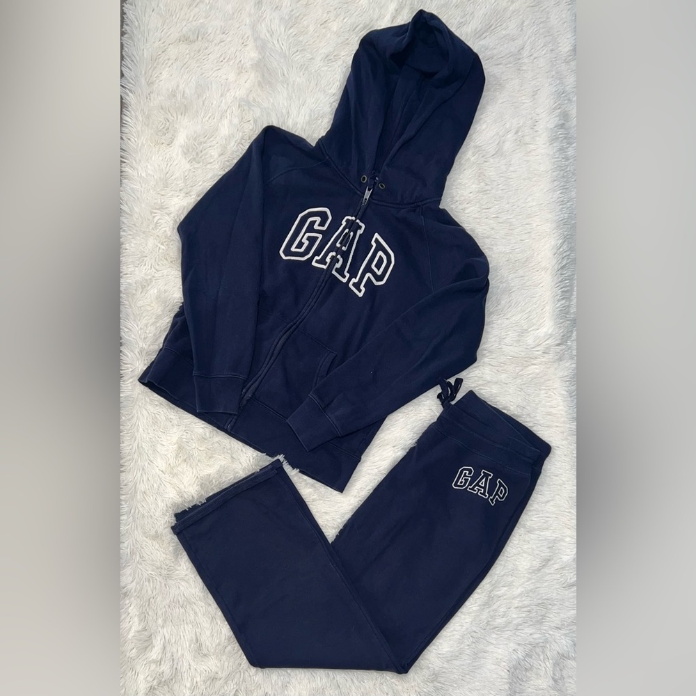 Gap sweatsuit